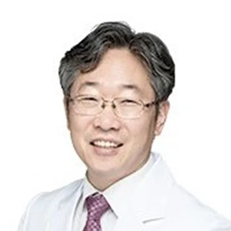 Dr.-Donghae-Kim-Founder-Vision-Care-USA-Leadership-webp